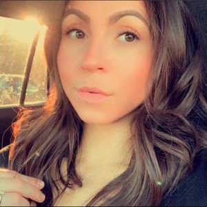 Meet your Posher, Alyssa